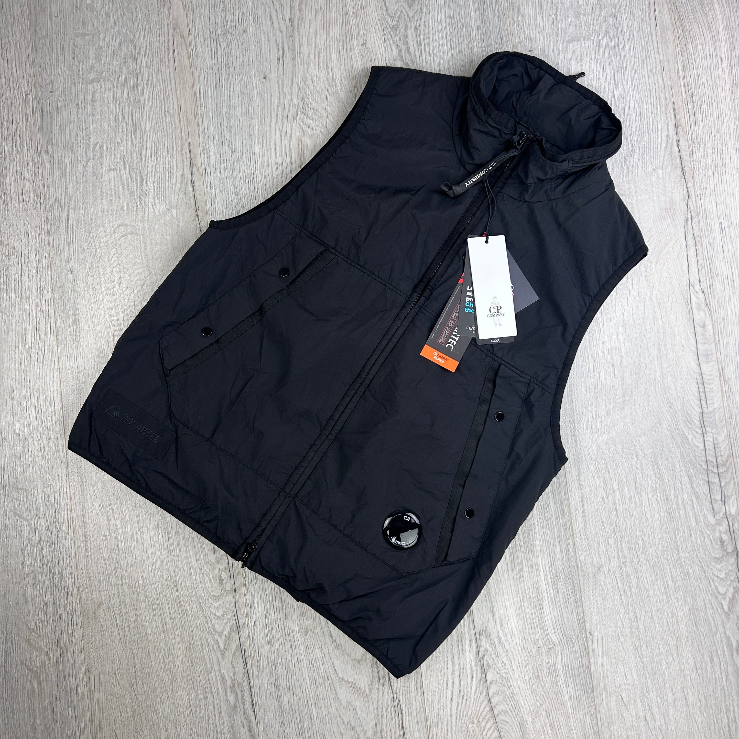 Black cp company gilet best sale