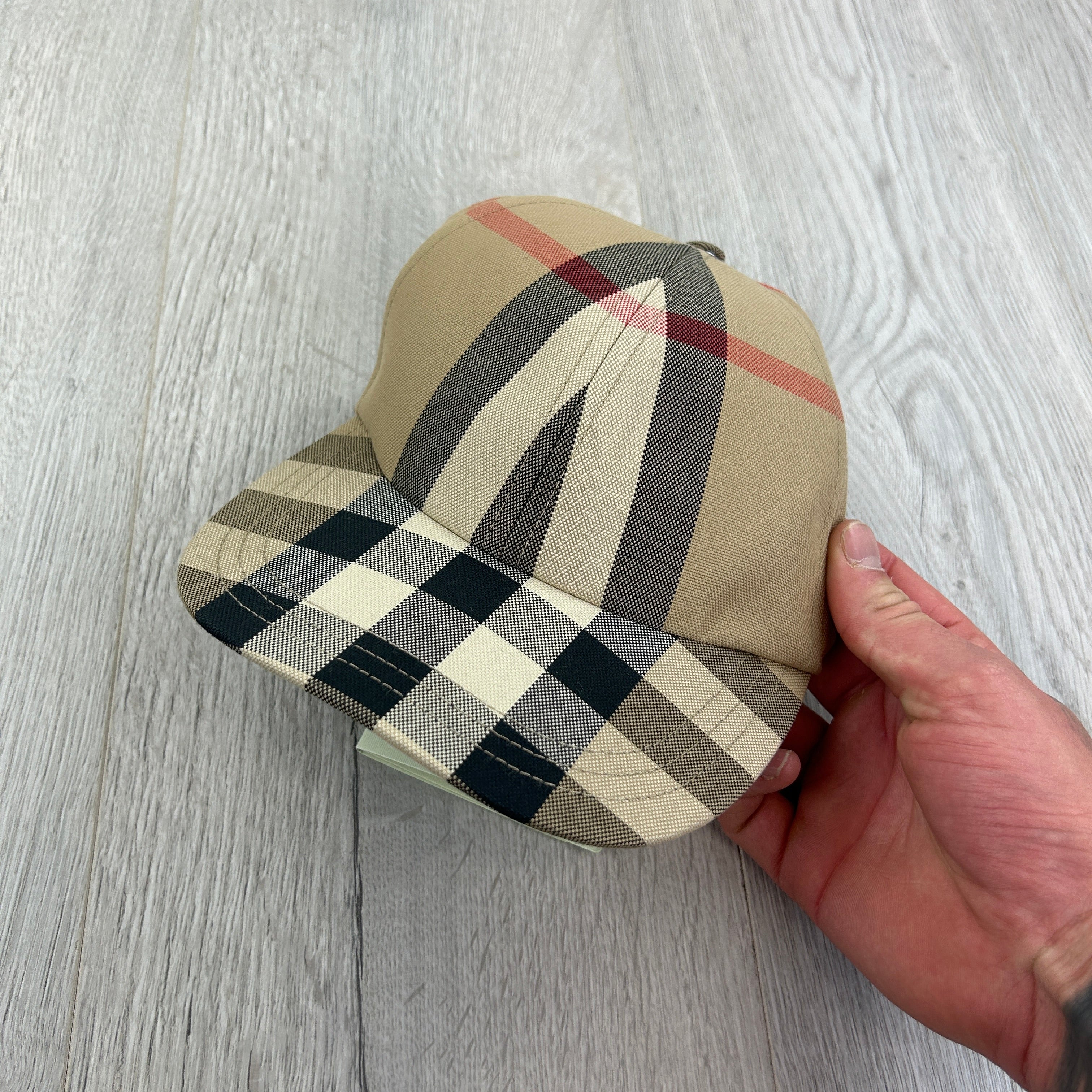 Burberry good baseball cap