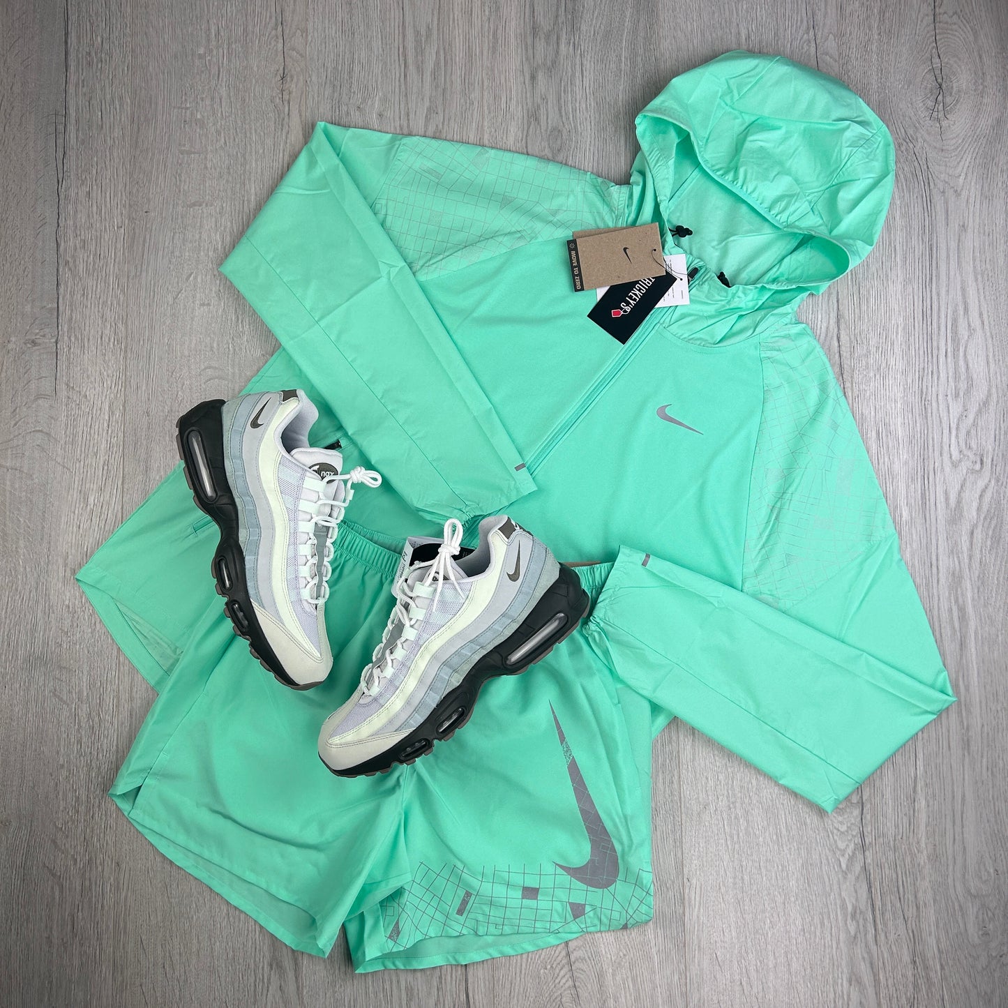 Nike Men’s Air Max 95 Light Green Colourway - Uk 9.5