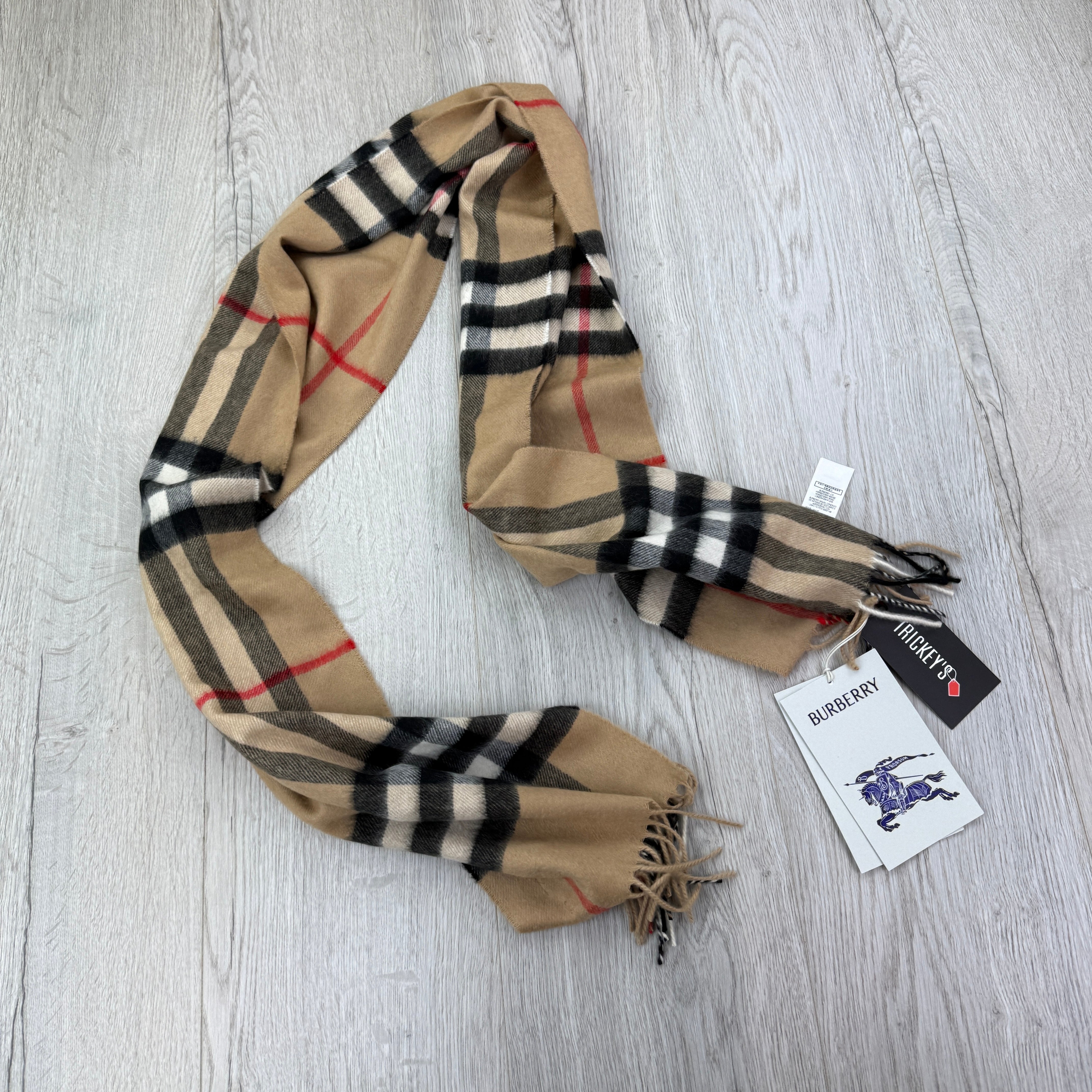 Burberry Men s Classic Check Cashmere Scarf