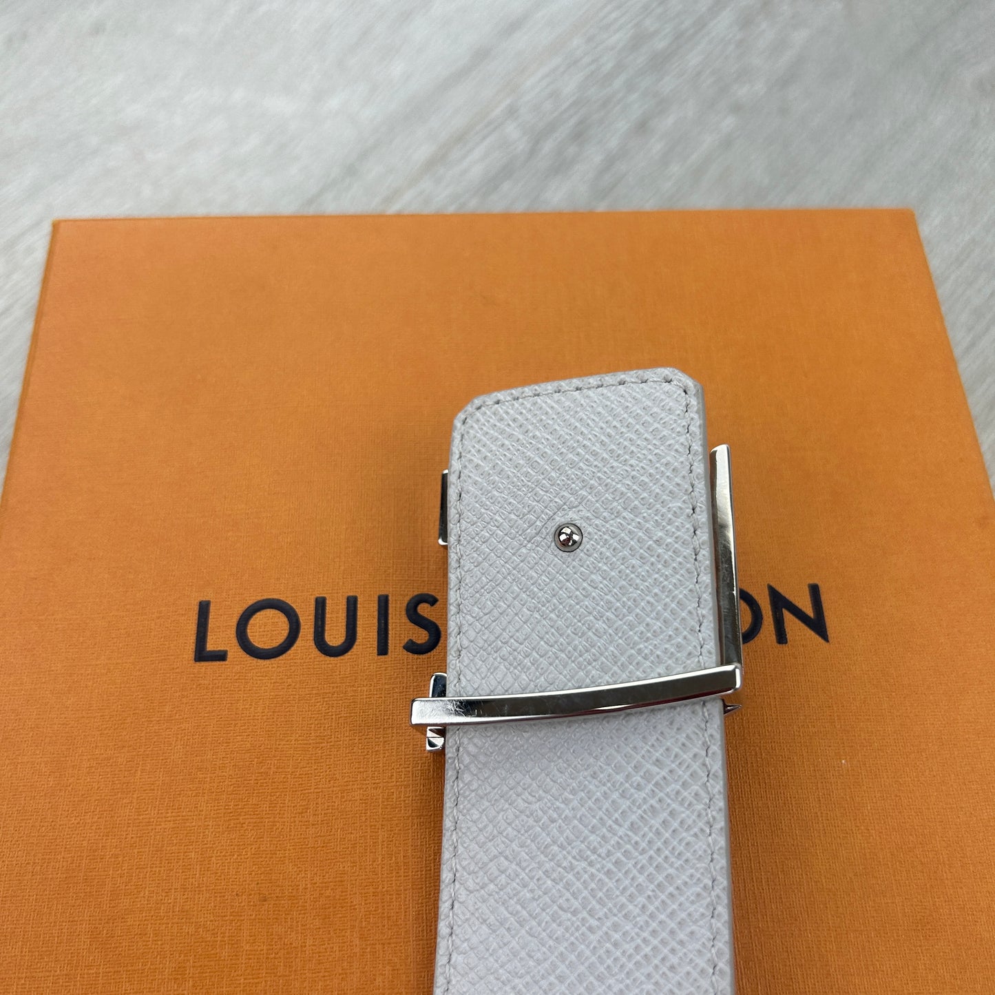 Louis Vuitton Men’s White Belt - Uk 28-32