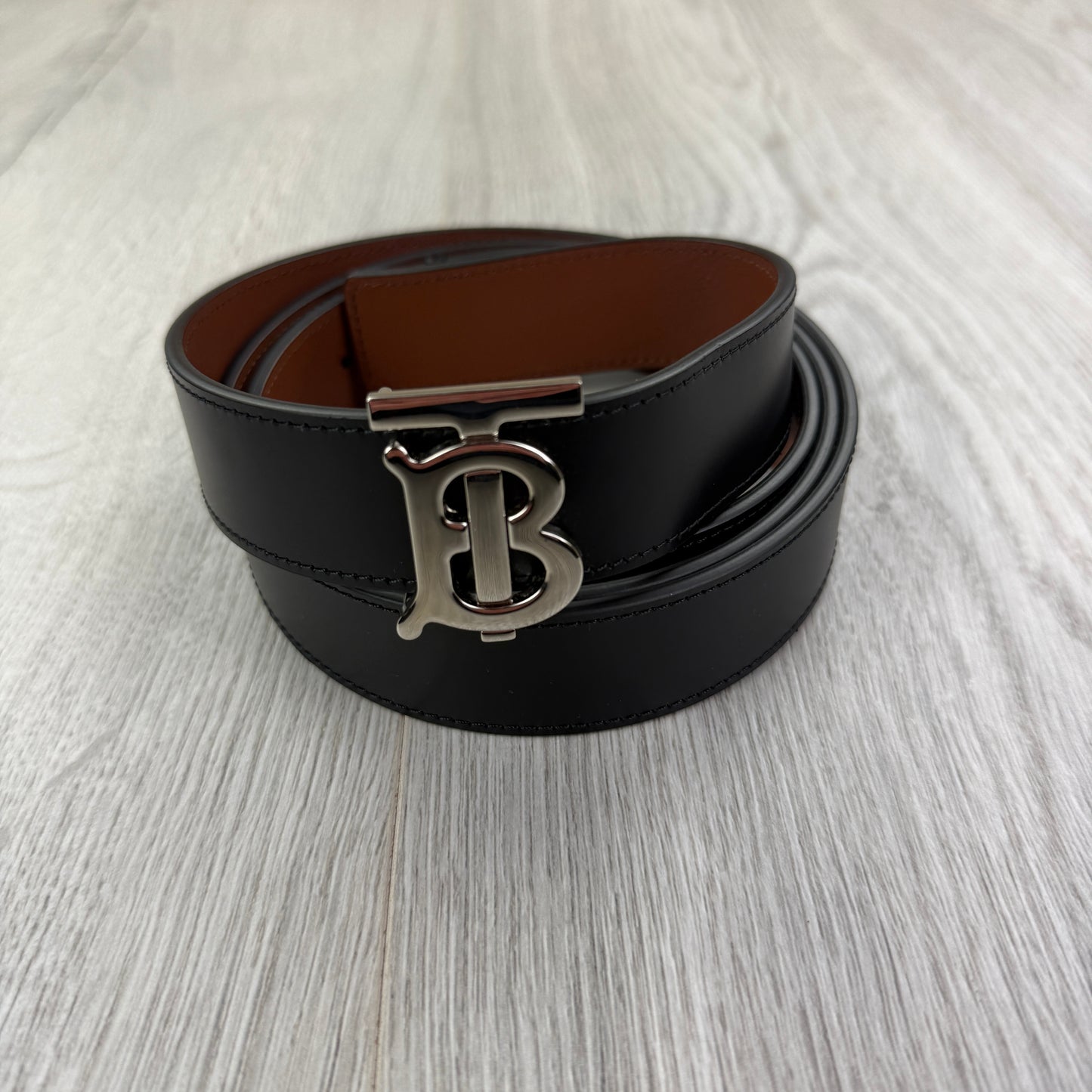 Burberry Men’s Black Thin Reversible TB Belt