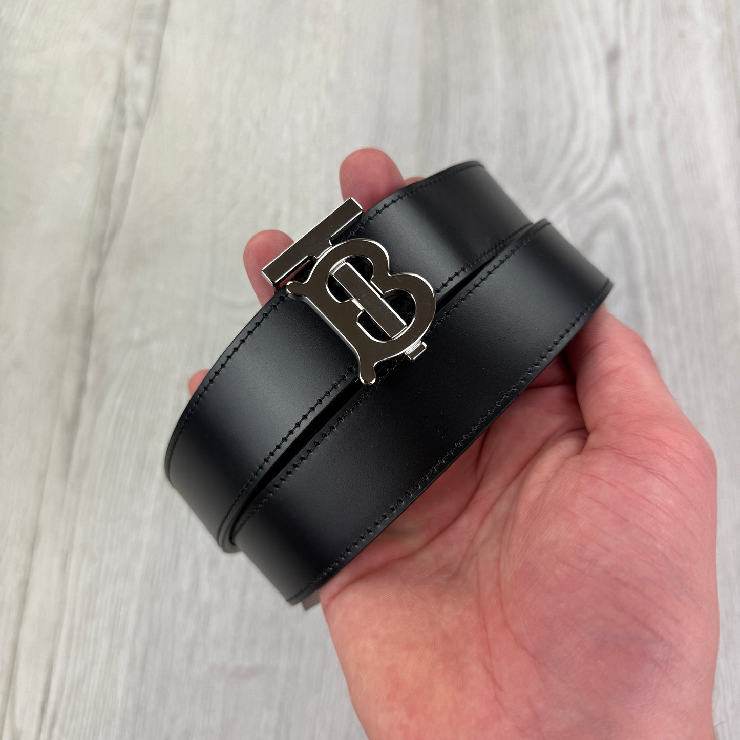 Burberry Men’s Black Thin Reversible TB Belt