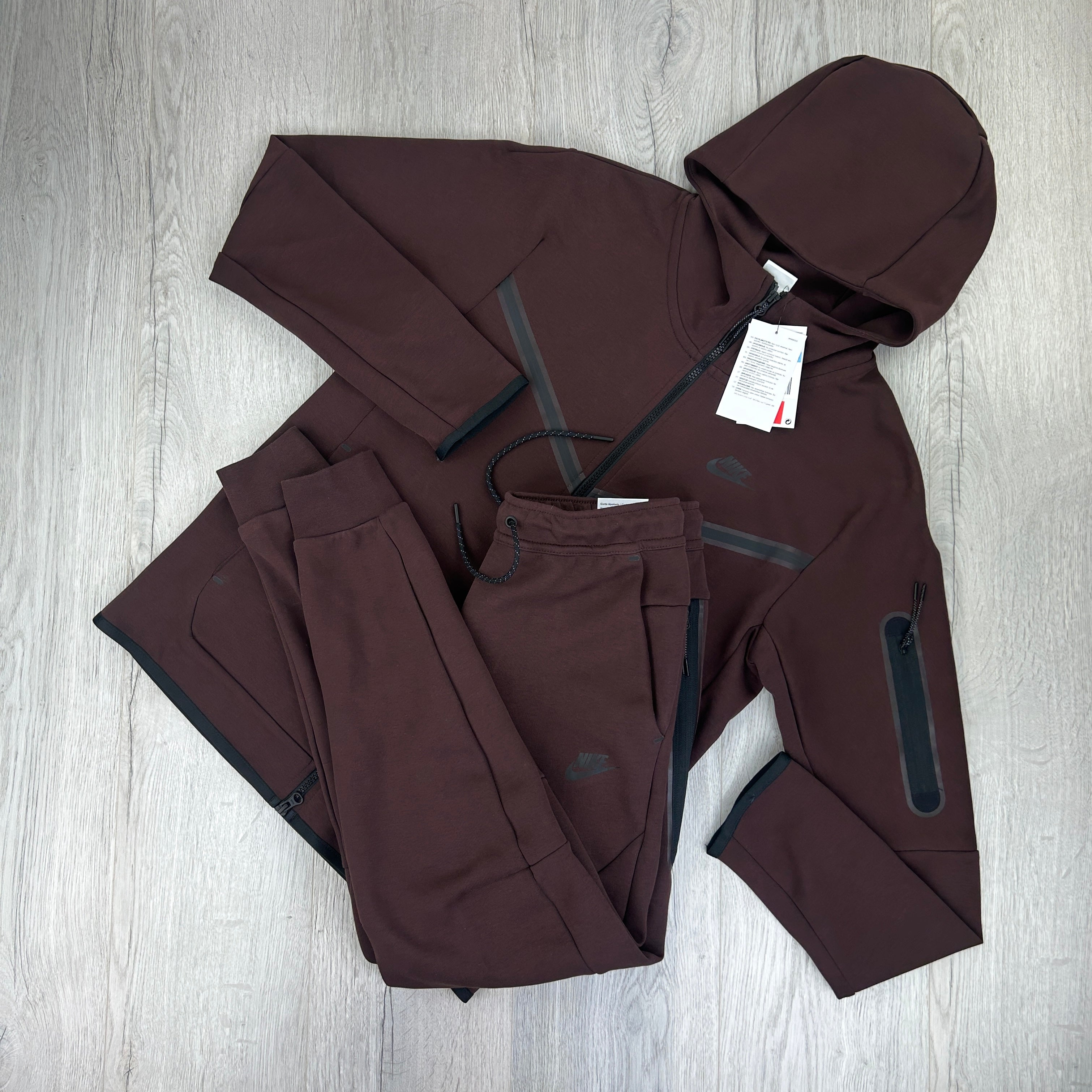 Maroon nike tech on sale suit