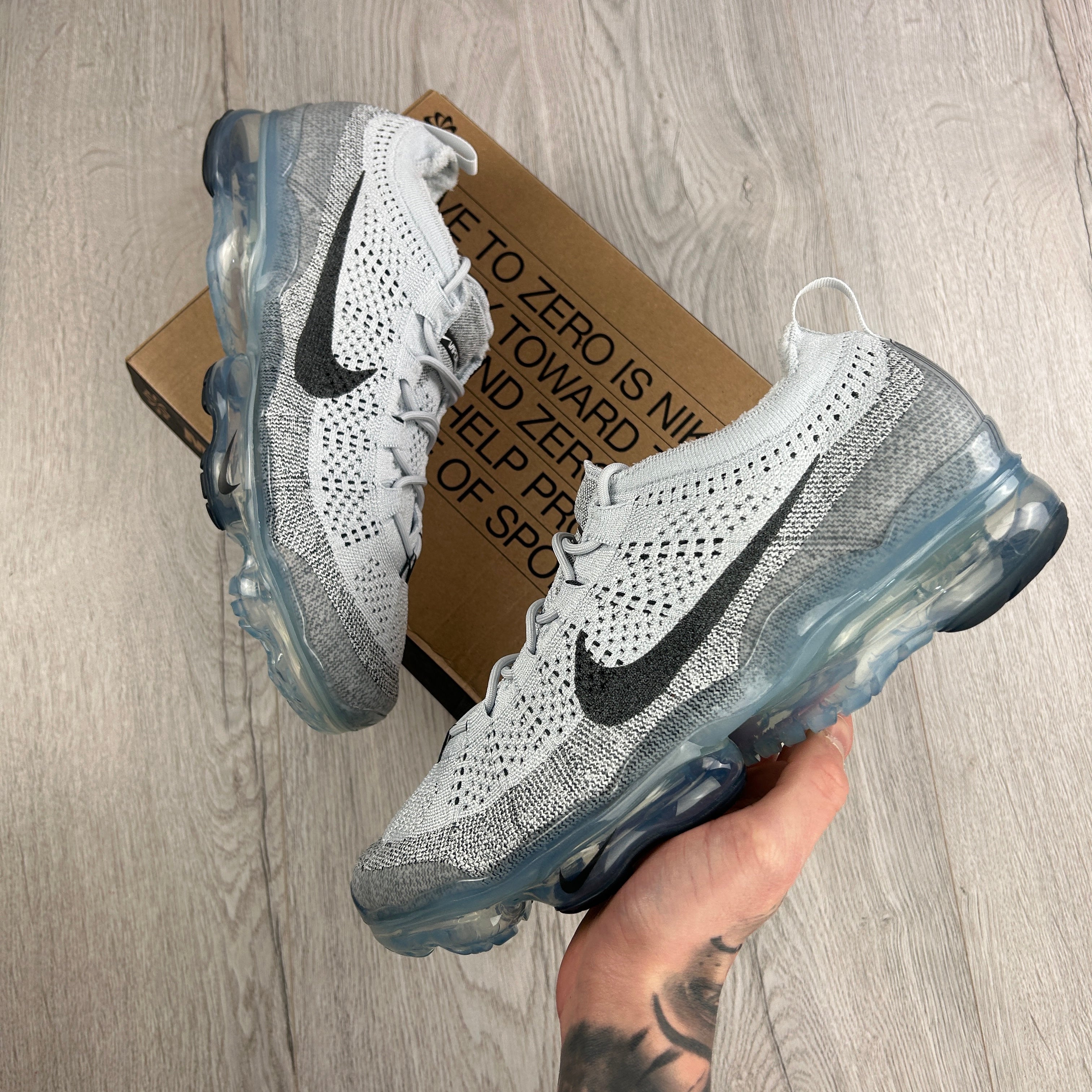 White cheap vapormax trainers