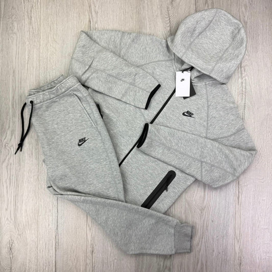 Nike Men’s Grey Full Tracksuit - Medium