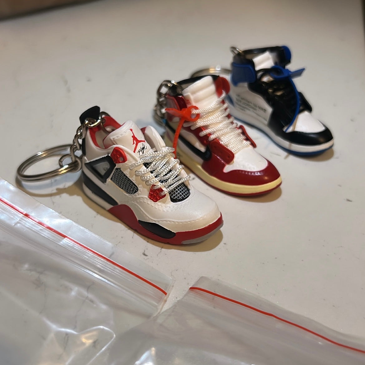 3D Sneaker Trainer Crep Key-Ring / Key Chain (Jordan 1 / Off-white - Randomised